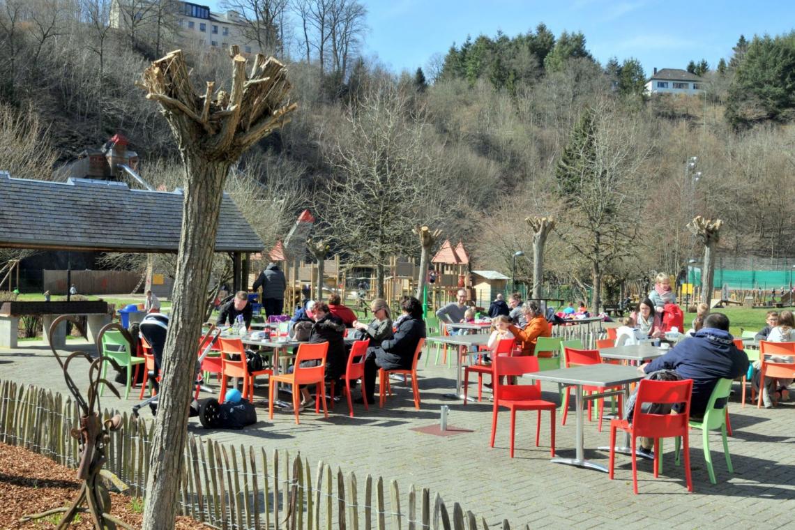 cafétéria cafeteria cafet petite restauration terrasse boissons cafeteria enfants réfectoire - Houtopia