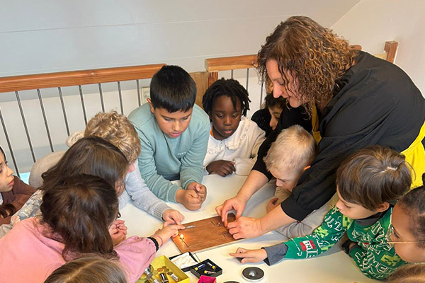 Houtopia - Mission: Physik und Entdeckung