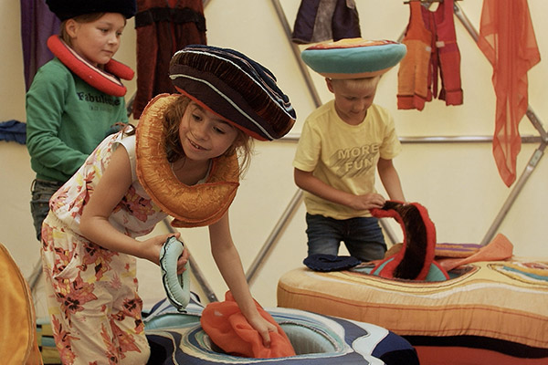 Houtopia - Farbenfrohe Rhythmen